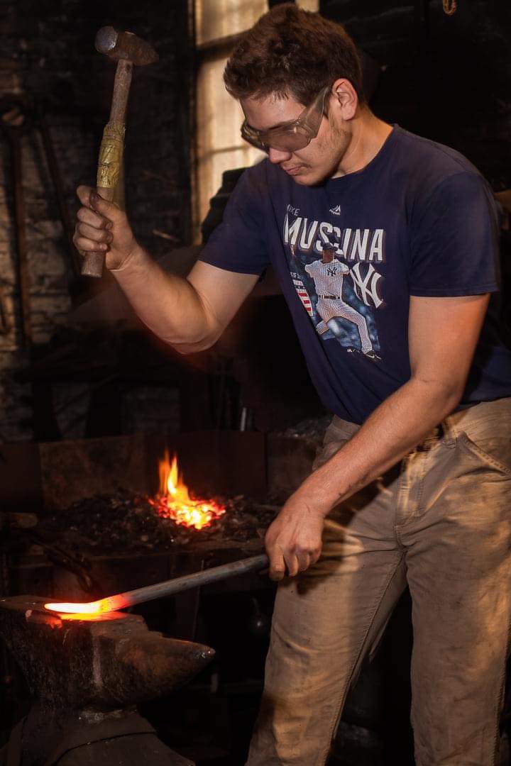 Profile picture of Thomas Knezevich 